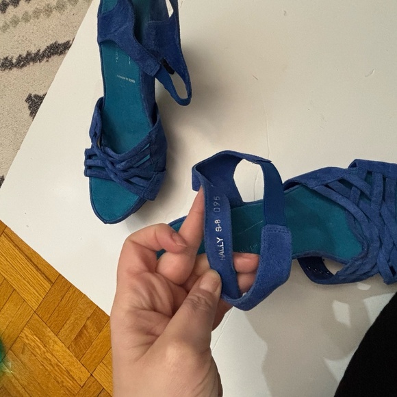 blue suede heels ! Donald J Pliner - Picture 8 of 8